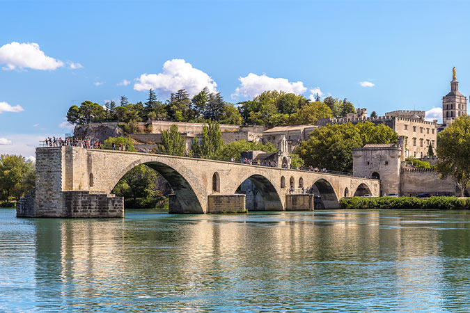 le célèbre Pont Saint Bénézet à Avignon